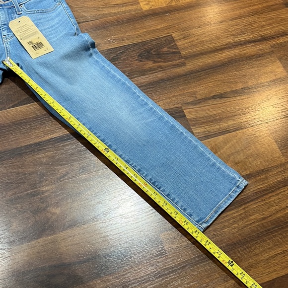 Levi’s 311 shaping skinny capri brand new - Picture 7 of 8